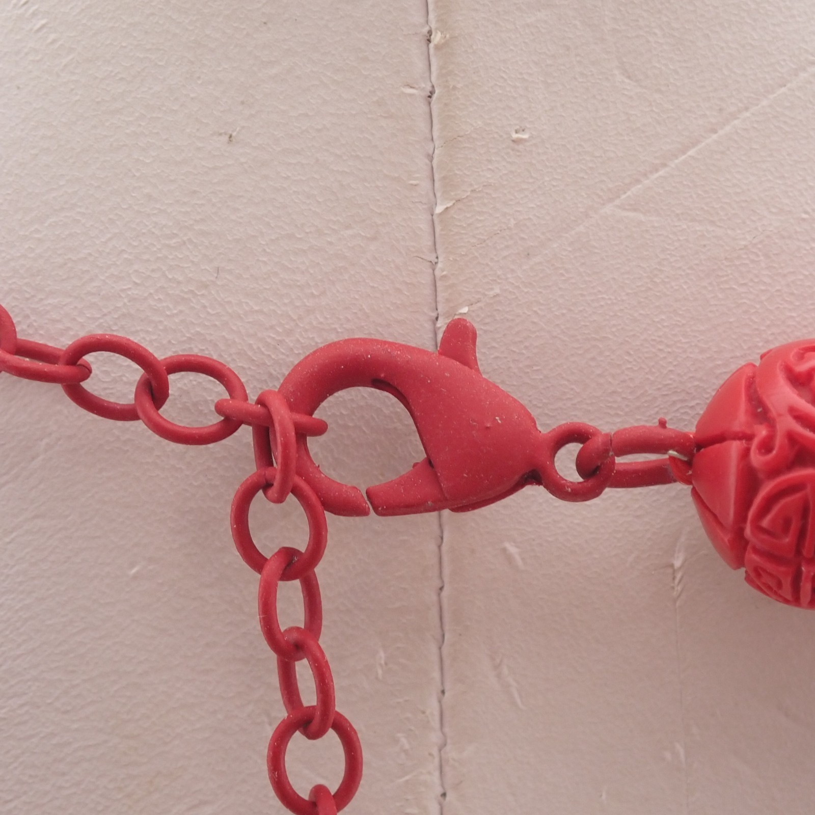 Vintage 1990’s Red Cinnabar Style Graduated Carved Bead 20″ Adjustable Necklace