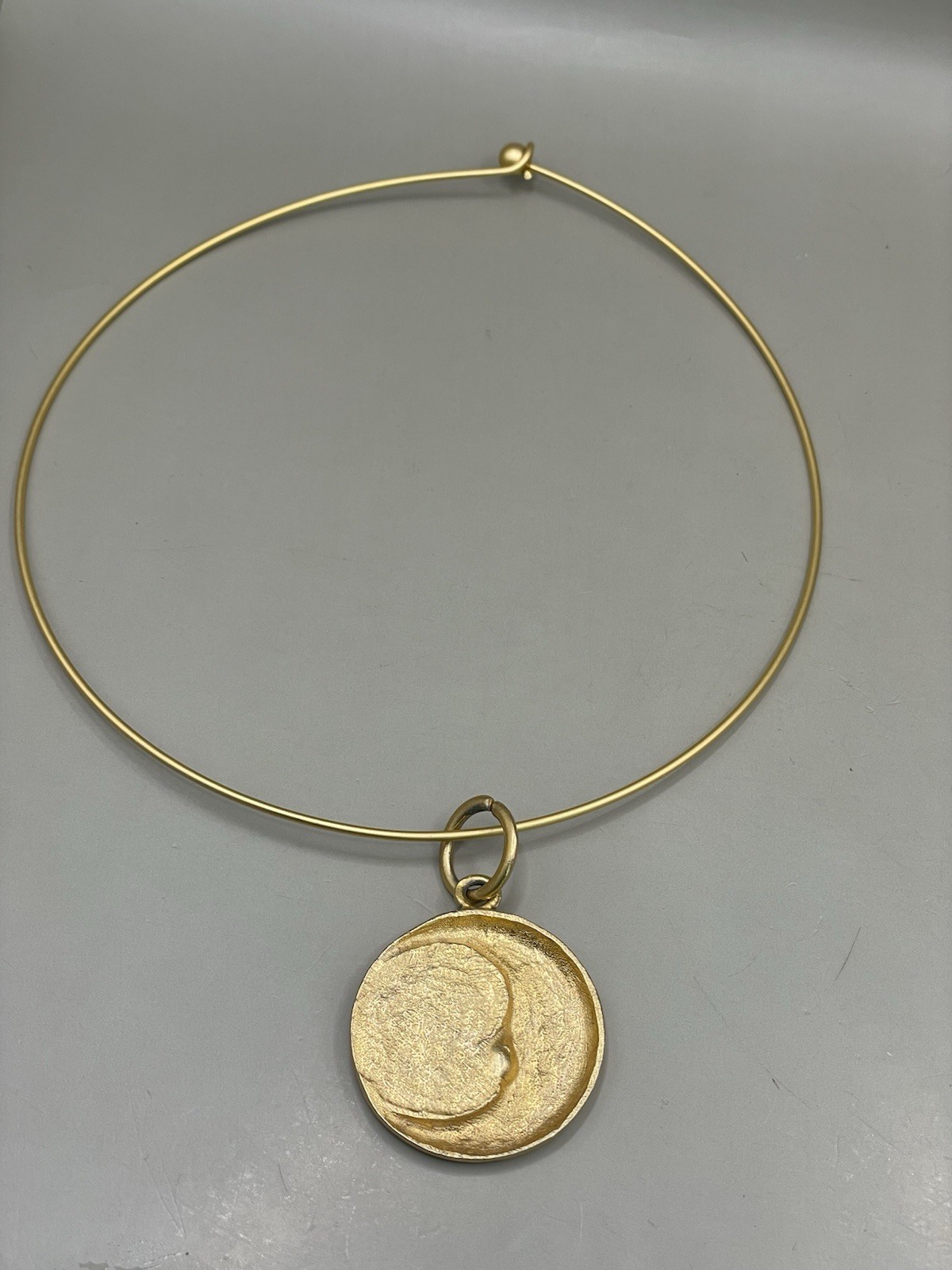 Vintage Brushed GoldTone Wire Choker Celestial Moon Stars Pendant 17” Necklace