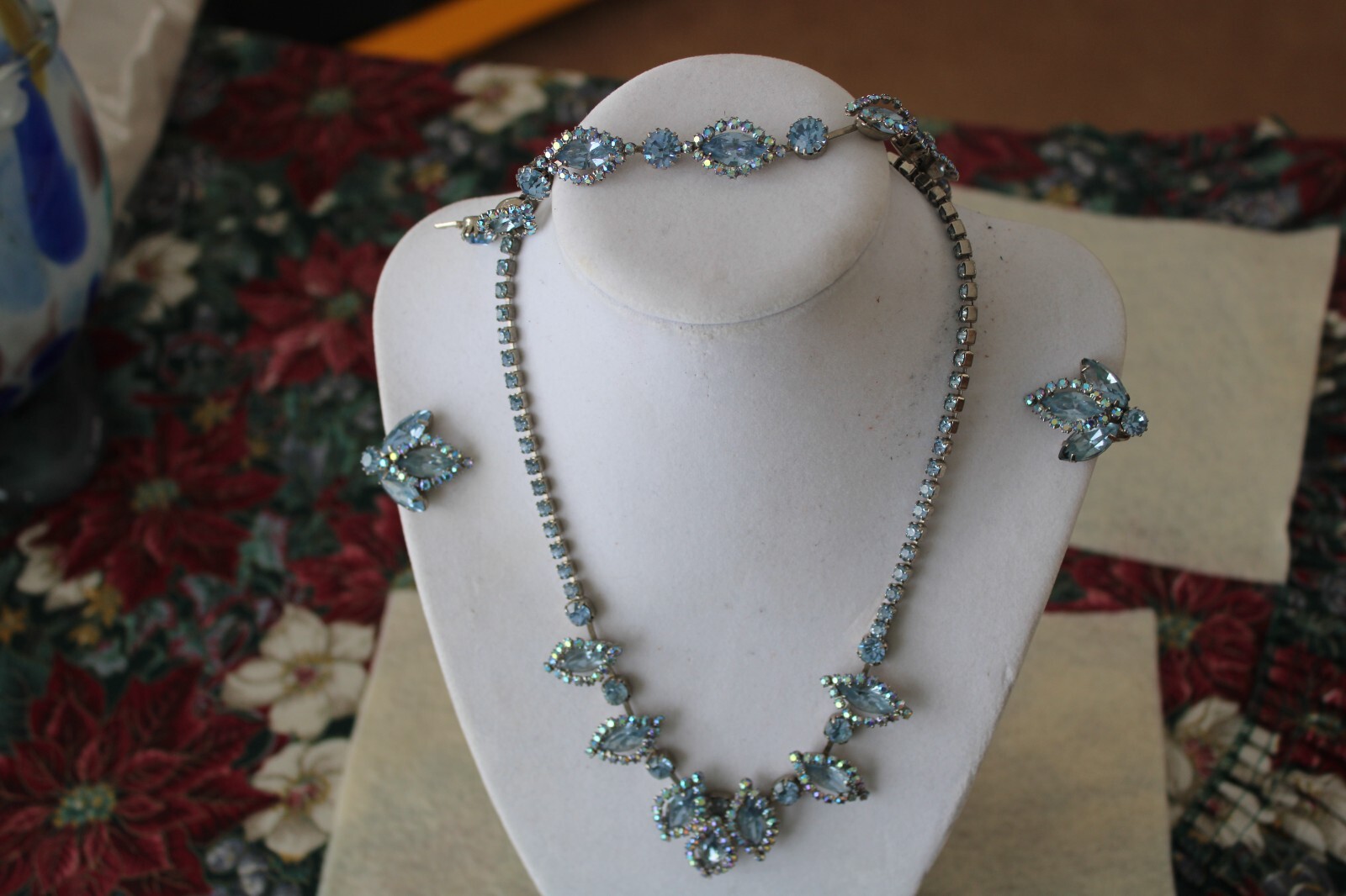 Weiss Vintage Icy Blue Carnival Glass Design Necklace, Earrings & Bracelet Set