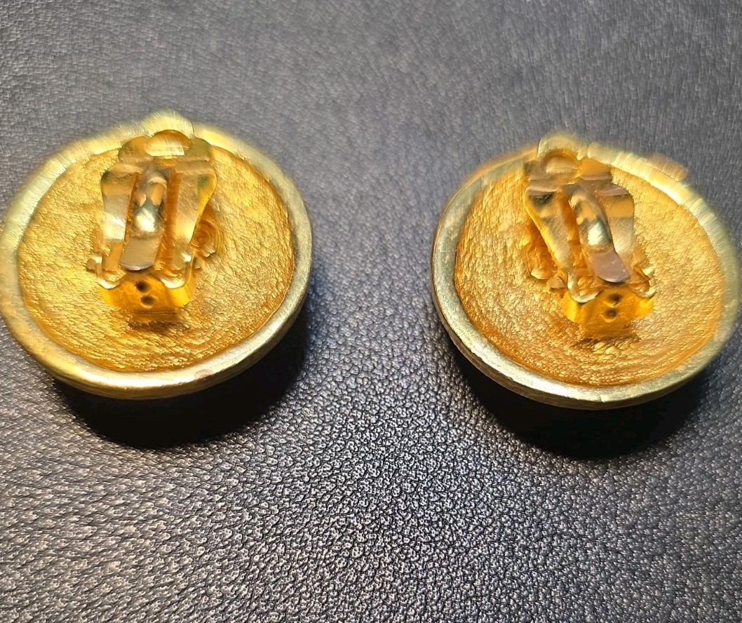 Vintage Ivana Trump New York Cabochon Clip Earrings Blue Statement Signed 90s