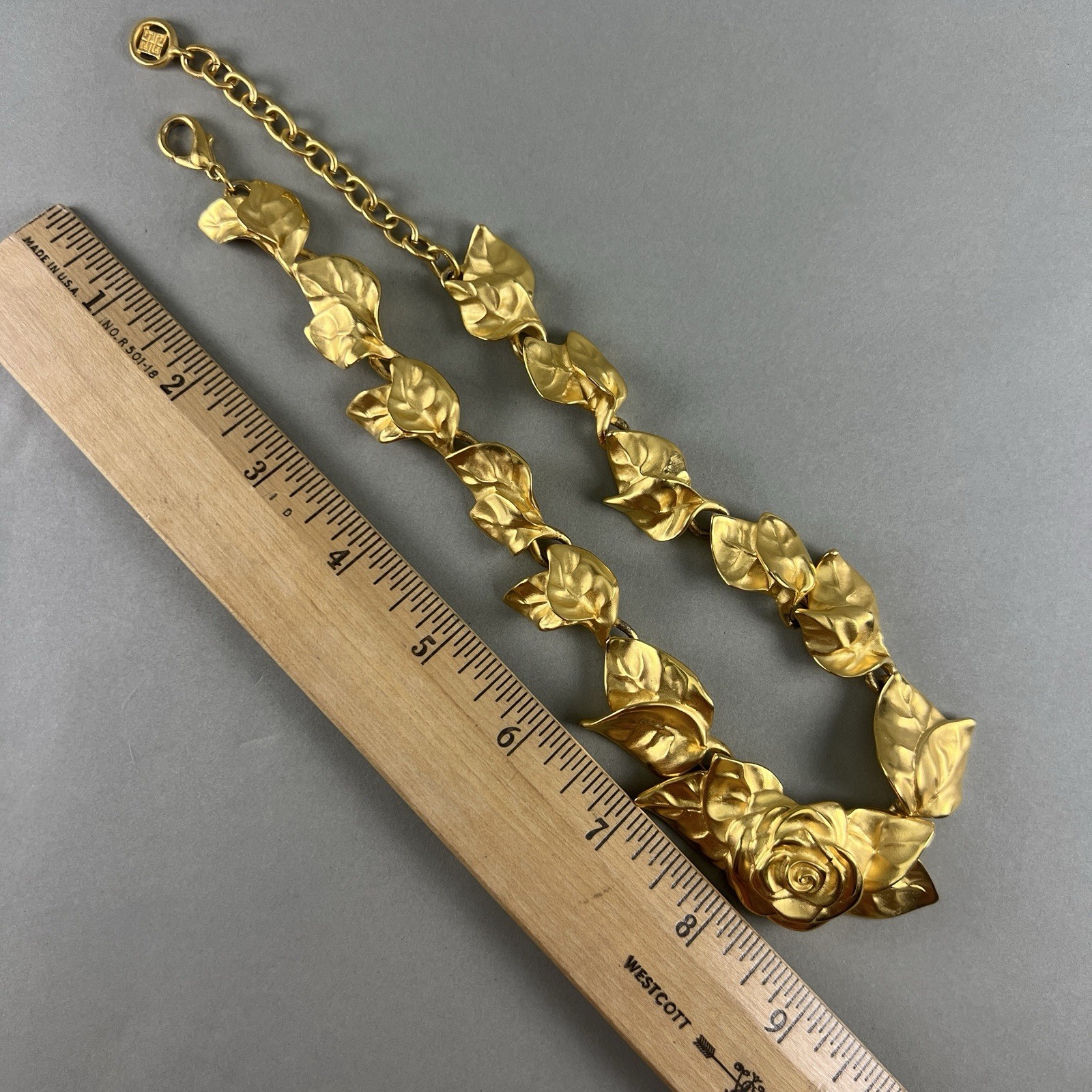 Vintage Givenchy Necklace Rose Leaves Gold Tone q3z