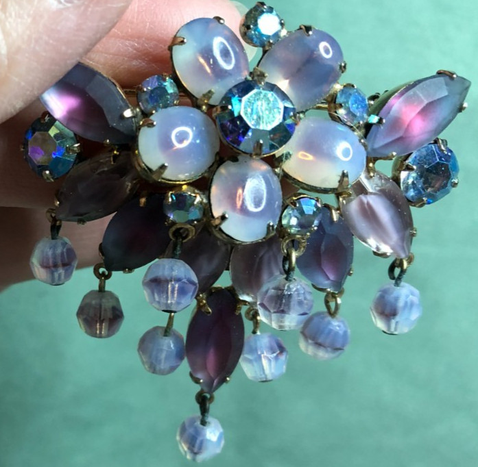 VTG Brooch Light Purple Mauve Fringe Waterfall Glass Rhinestone AB Juliana Style