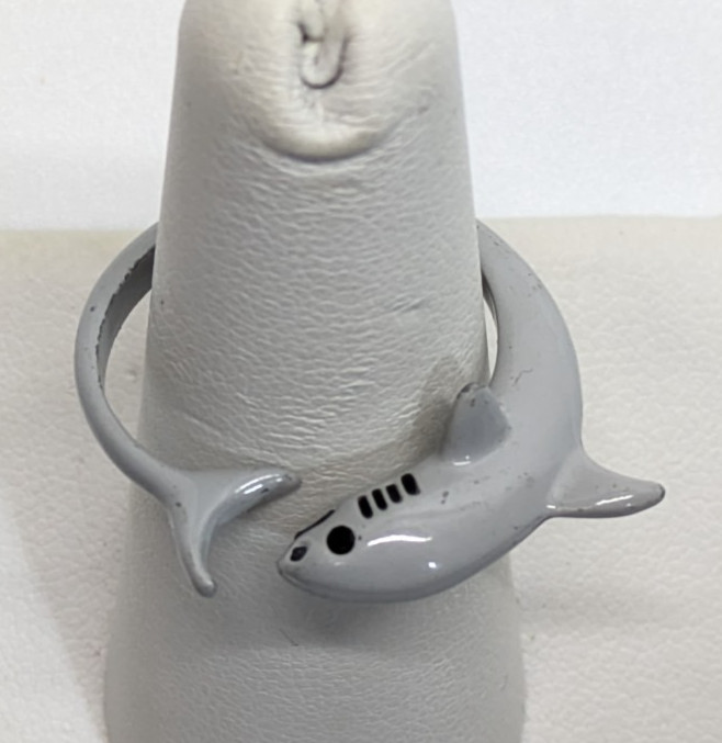 UCS LLC Cute Gray Curved Shark Sz 7 Adjustable Ring Sealife Animals