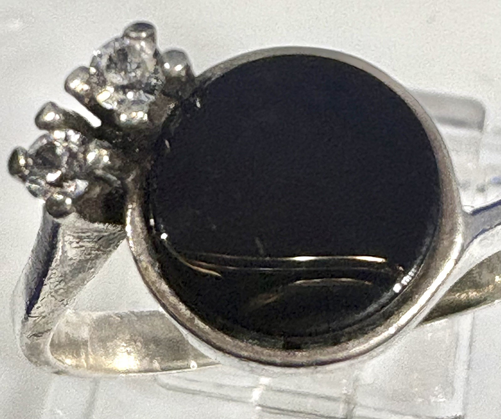 A08 Vintage 925 Sterling Silver Ring Size 8 est 1950s Black Onyx & Topaz 2.95g