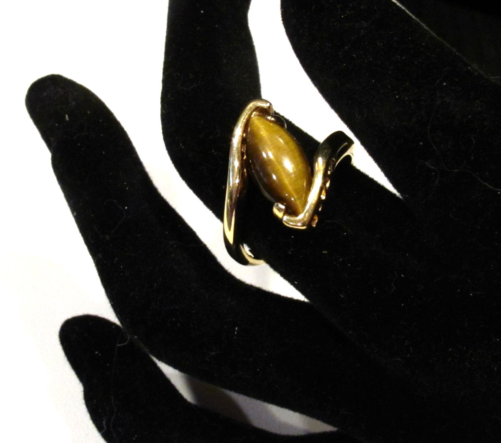VTG 1950s womens “12K GF “S/A” Yellow Gold Tiger’s Eye Ring Size 7.25 – 4 Grams