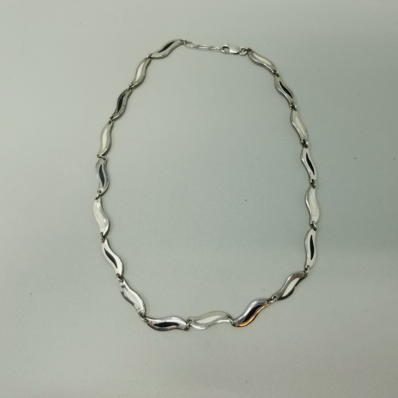 Vintage Sterling Silver Wavy Pattern Chain Necklace Black White Enamel 16 Inch