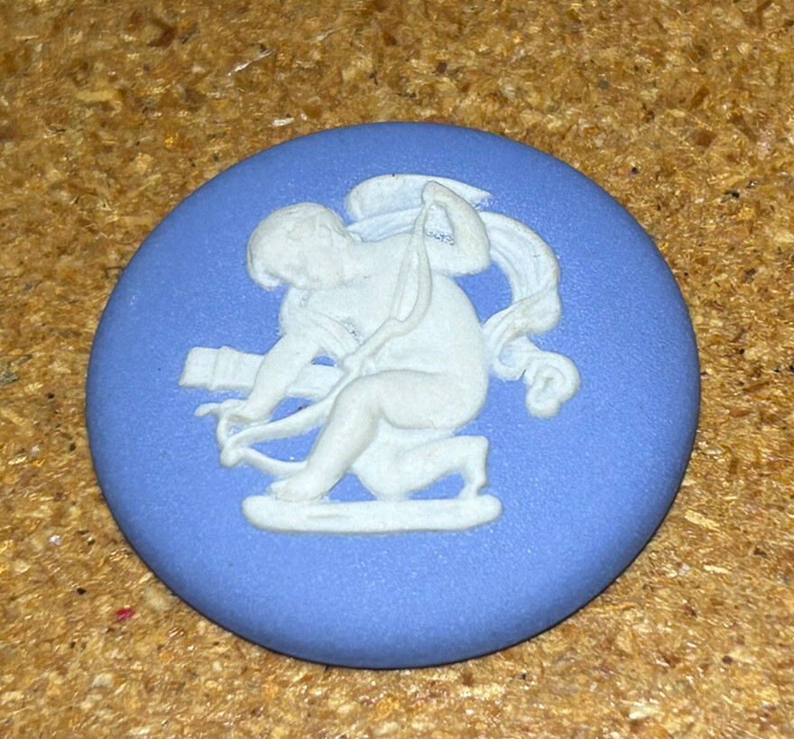 Vintage Authentic Unused WEDGWOOD Cupid 34mm Cameo In Classic Wedgwood Blue