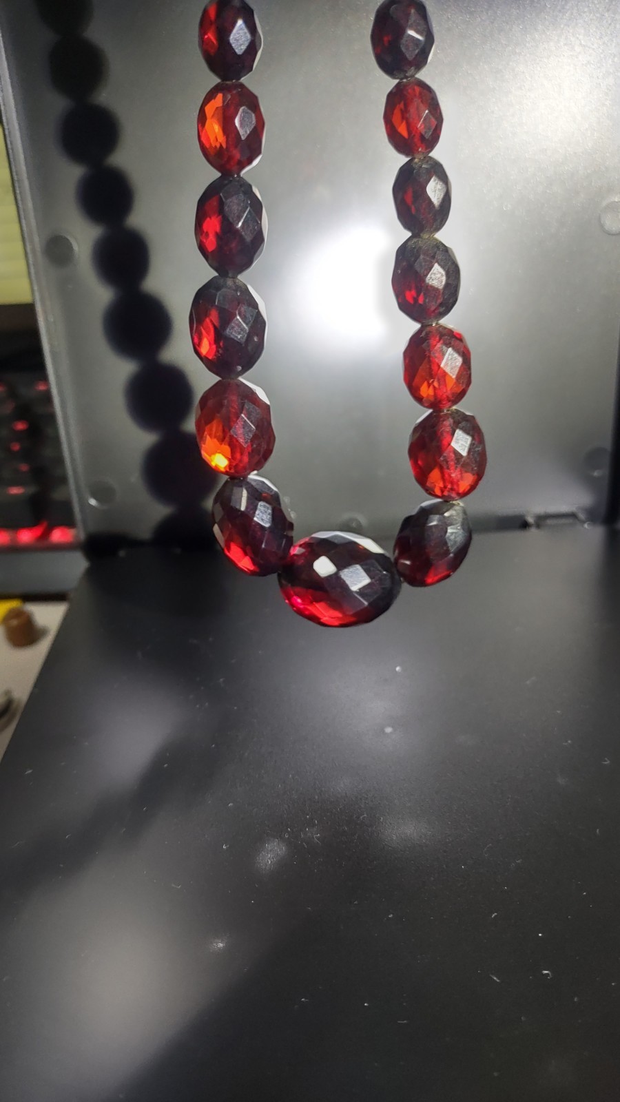 VINTAGE Tested Ruby Red CHERRY 30g AMBER BAKELITE FACETED BEADED 16″ NECKLACE