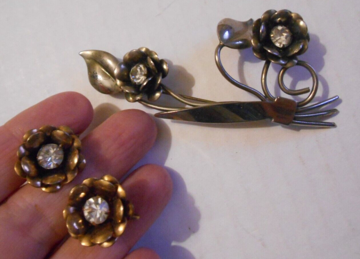 VTG 1960’s MCM Brooch Pin & Screw-on Earrings Flower Rhinestones Silvetone