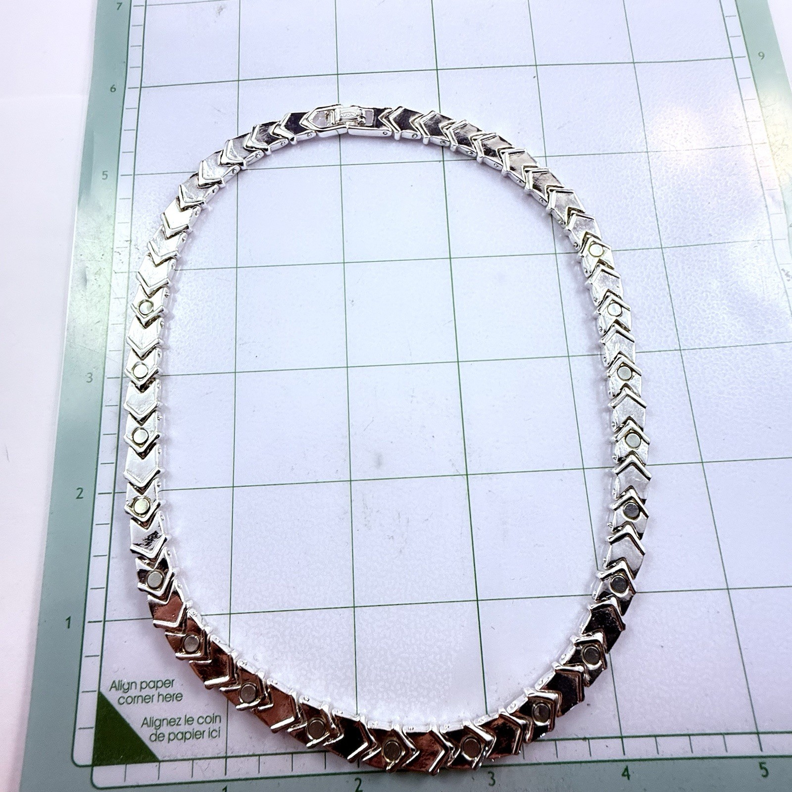 Vintage AVON Chevron Link Polished Silver Tone Necklace 15.5″