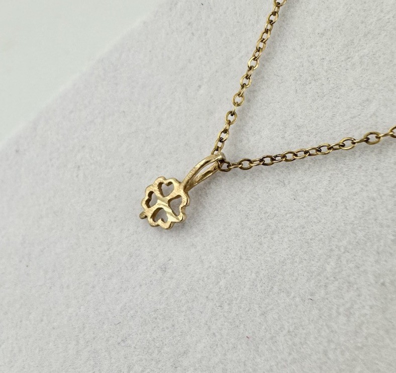 VTG 14k Yellow Gold Solid 4 Leaf Clover Heart Charm Pendant Signed Tiny Read