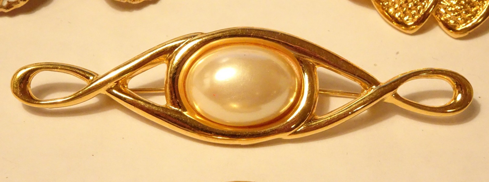 Signed Napier Brooches Pins Lot of 5 Gold Tone & White Vintage