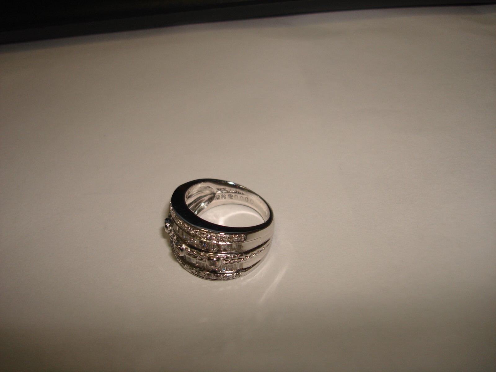 Collectible Unique LeVian 18k White Gold Diamond Ring Band 10.9 Grams Size 6.5