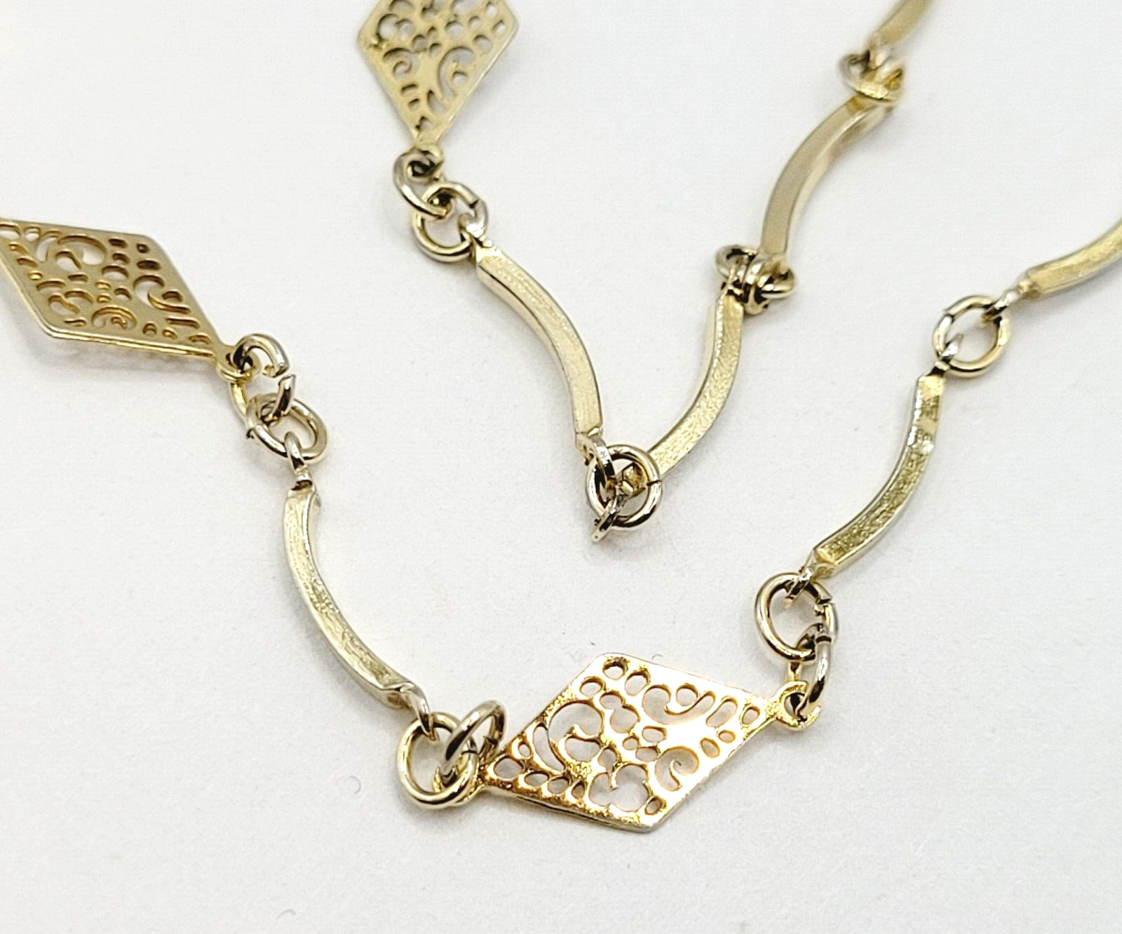 Filigree Marquise Shape Station Necklace Gold Tone Vintage Chain Choker 15.5 In