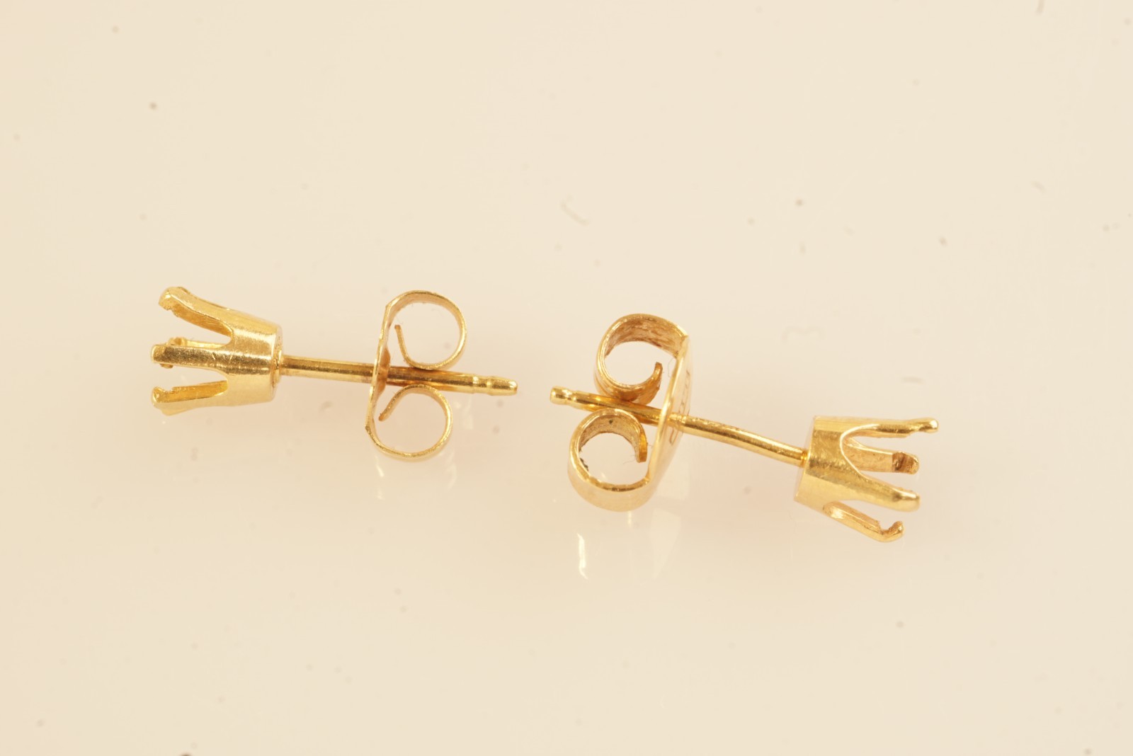 Vintage 14k Yellow Gold 3.4mm Round Stud Earring Mounting Settings