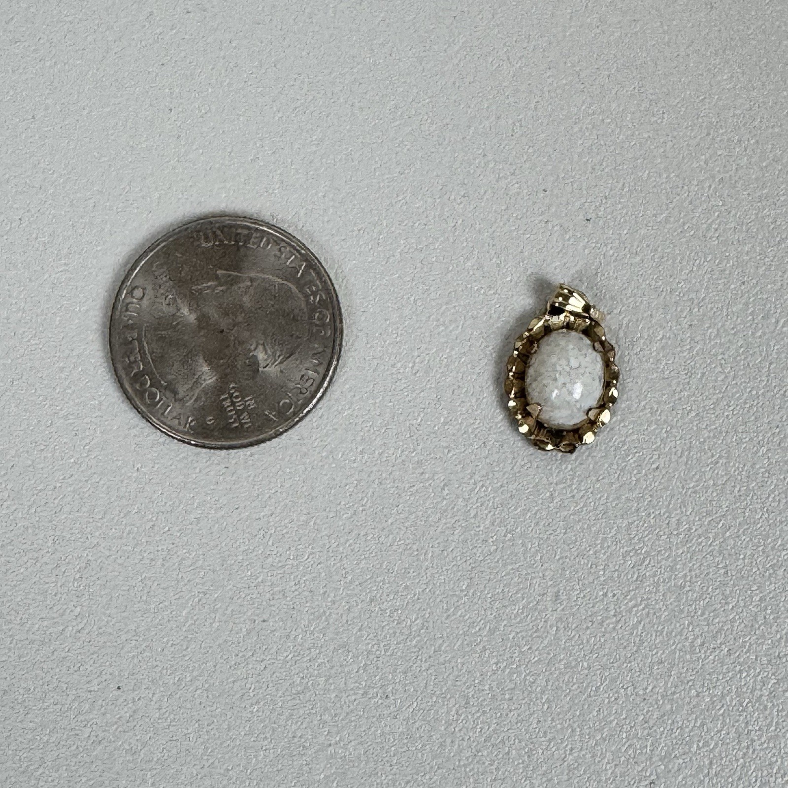 Vintage Gold-Filled Pendant w/Opalescent Glass Cabochon Mid-Century Opalite