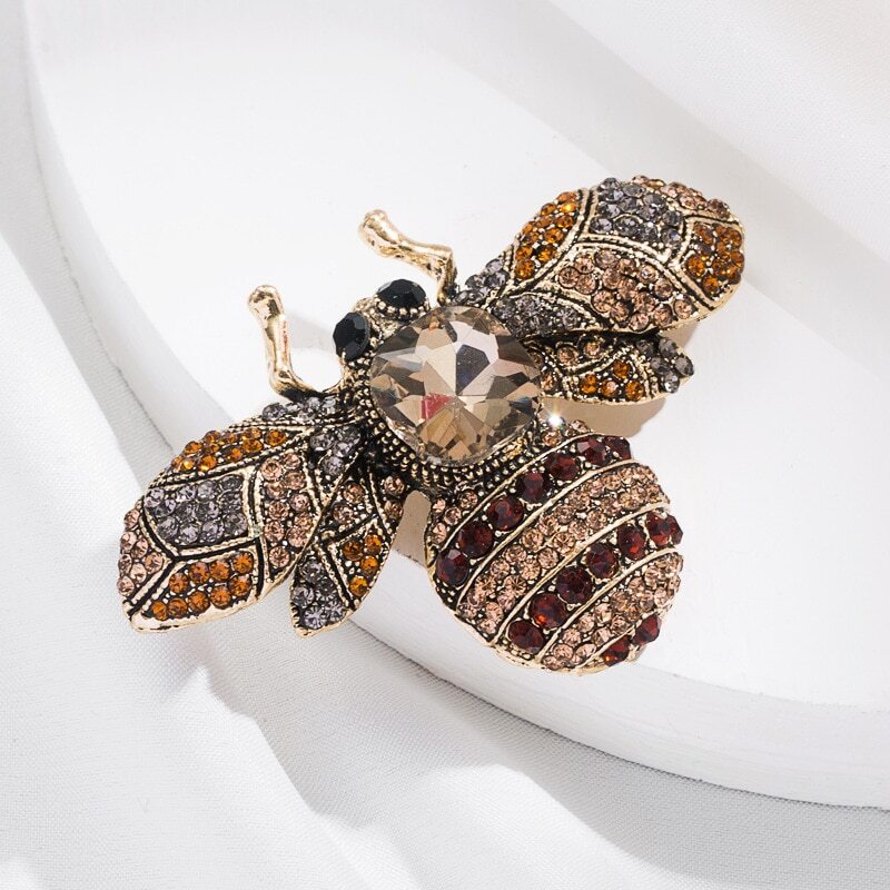 Trendy Corsage Temperament Bee Shape Brooch Pin Personality Accessories Female