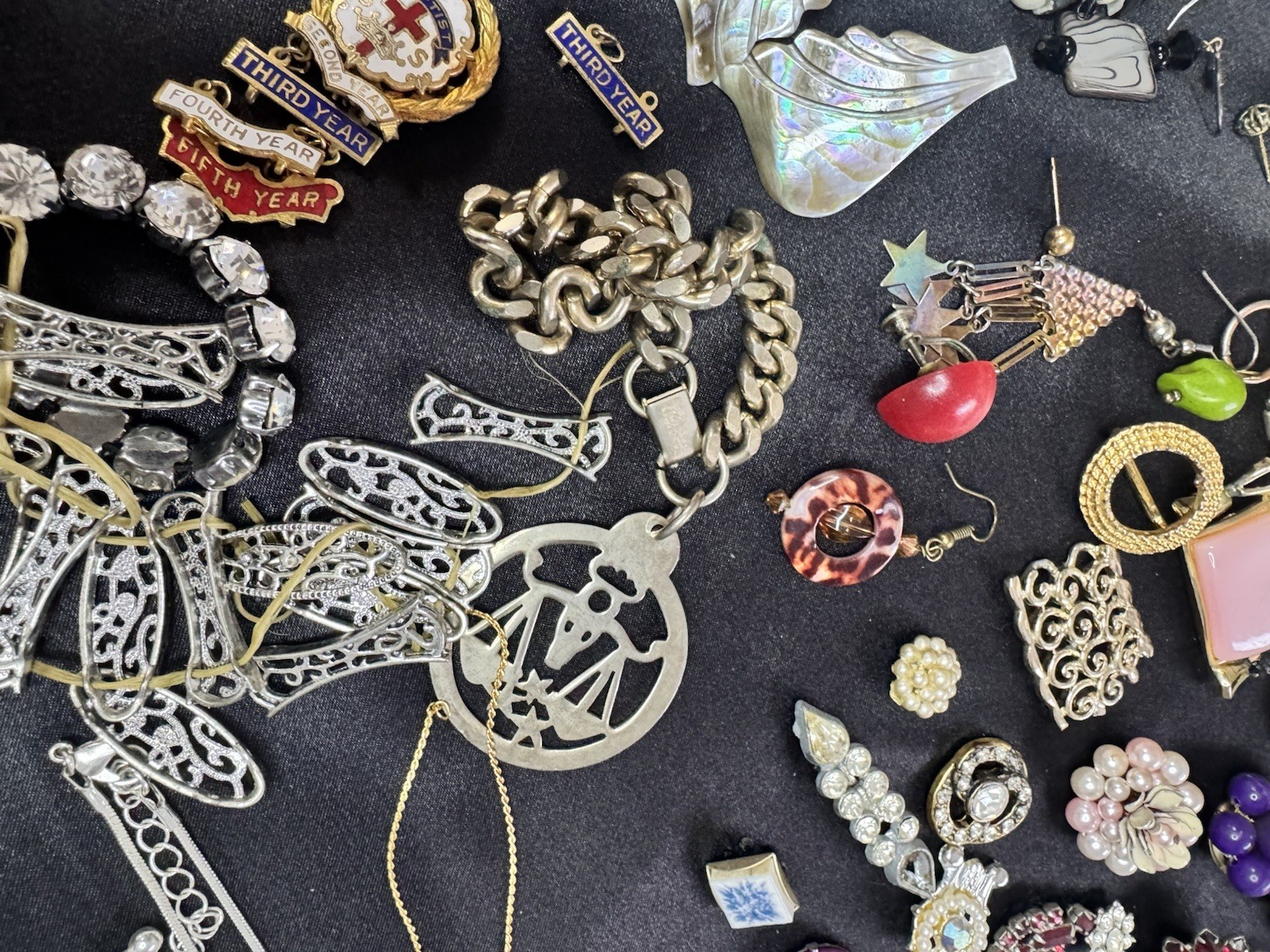 Vintage Broken Jewelry Lot Rhinestone Craft Wear Repair Harvest 1lb 15oz