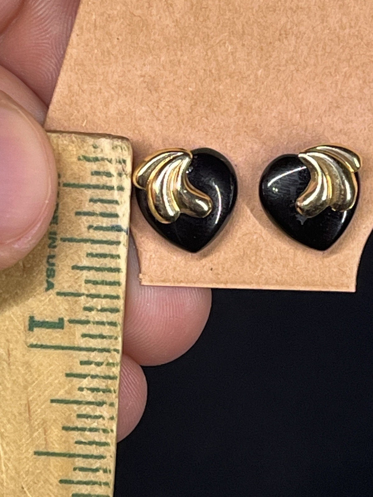 VINTAGE 1/20th 12K GOLD FILLED ONYX HEART STUD EARRINGS