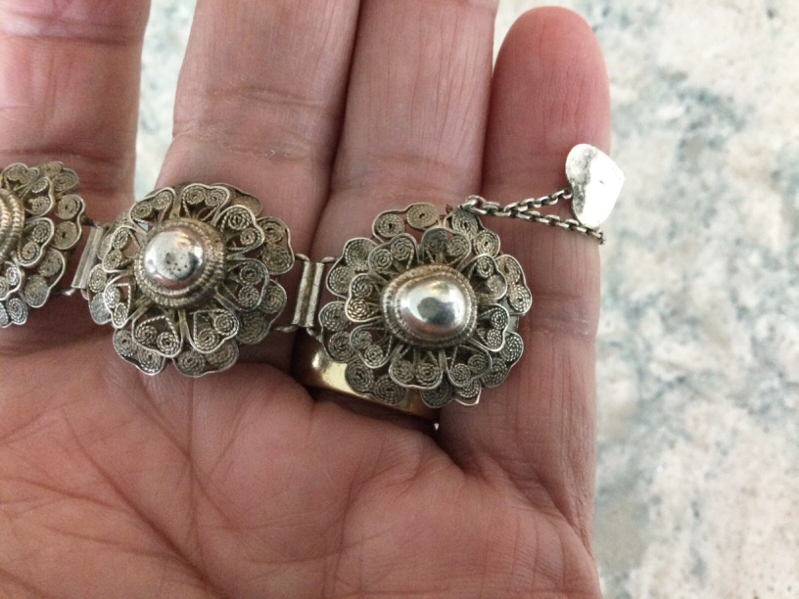 Vintage 1960’s Detail Spun Silver Filigree Flower Bracelet 100% (THKH)