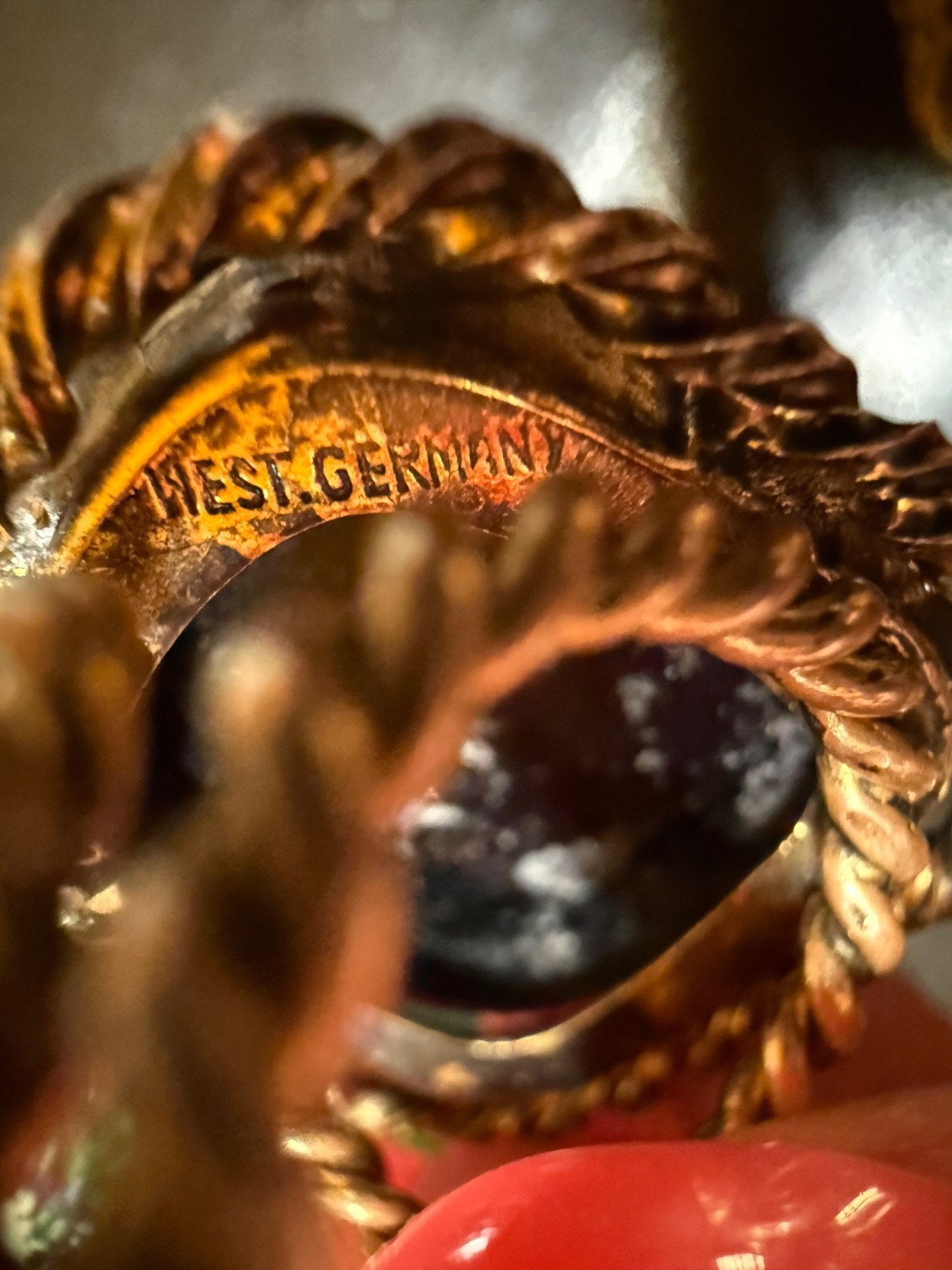 Vintage West Germany Cocktail Ring Black Glass Runway Gold Tone Oversized