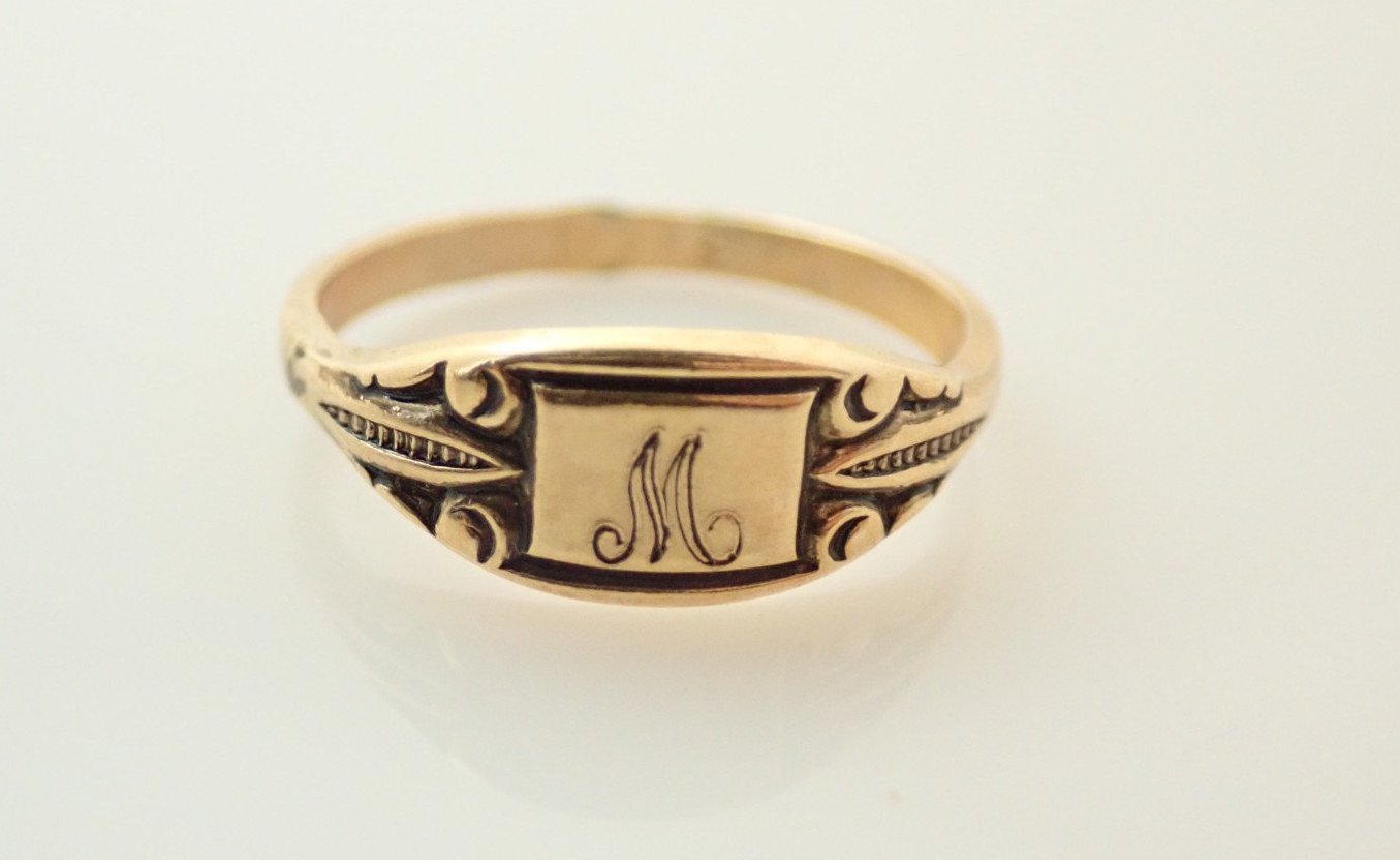 Vintage 10k Gold Filled Signet Initial Letter “M” Pinky Band Ring Sz 5.75
