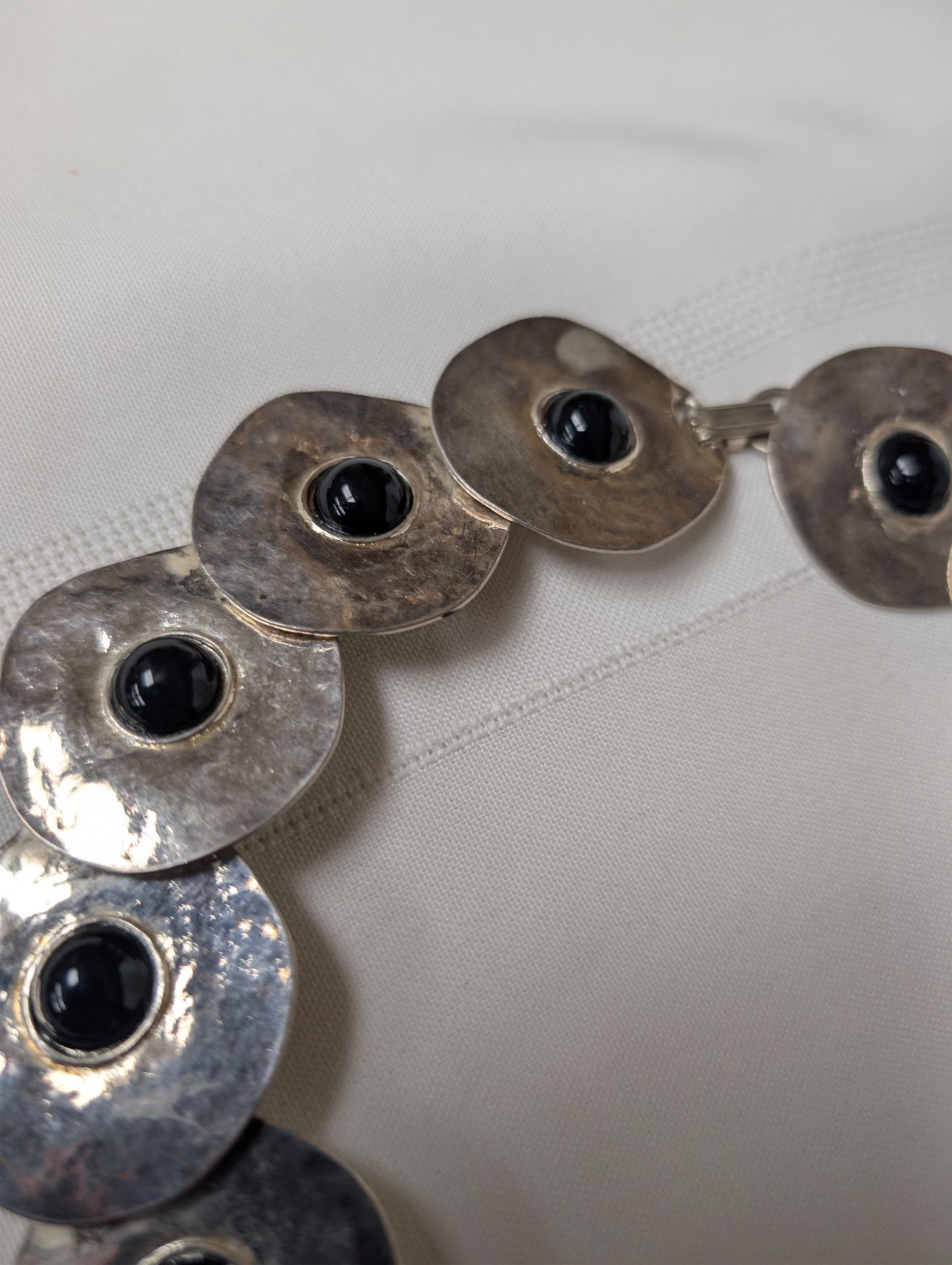 Vintage Silver Toned Hammered Faux Onyx Cab Dramatic Statement Choker Necklace