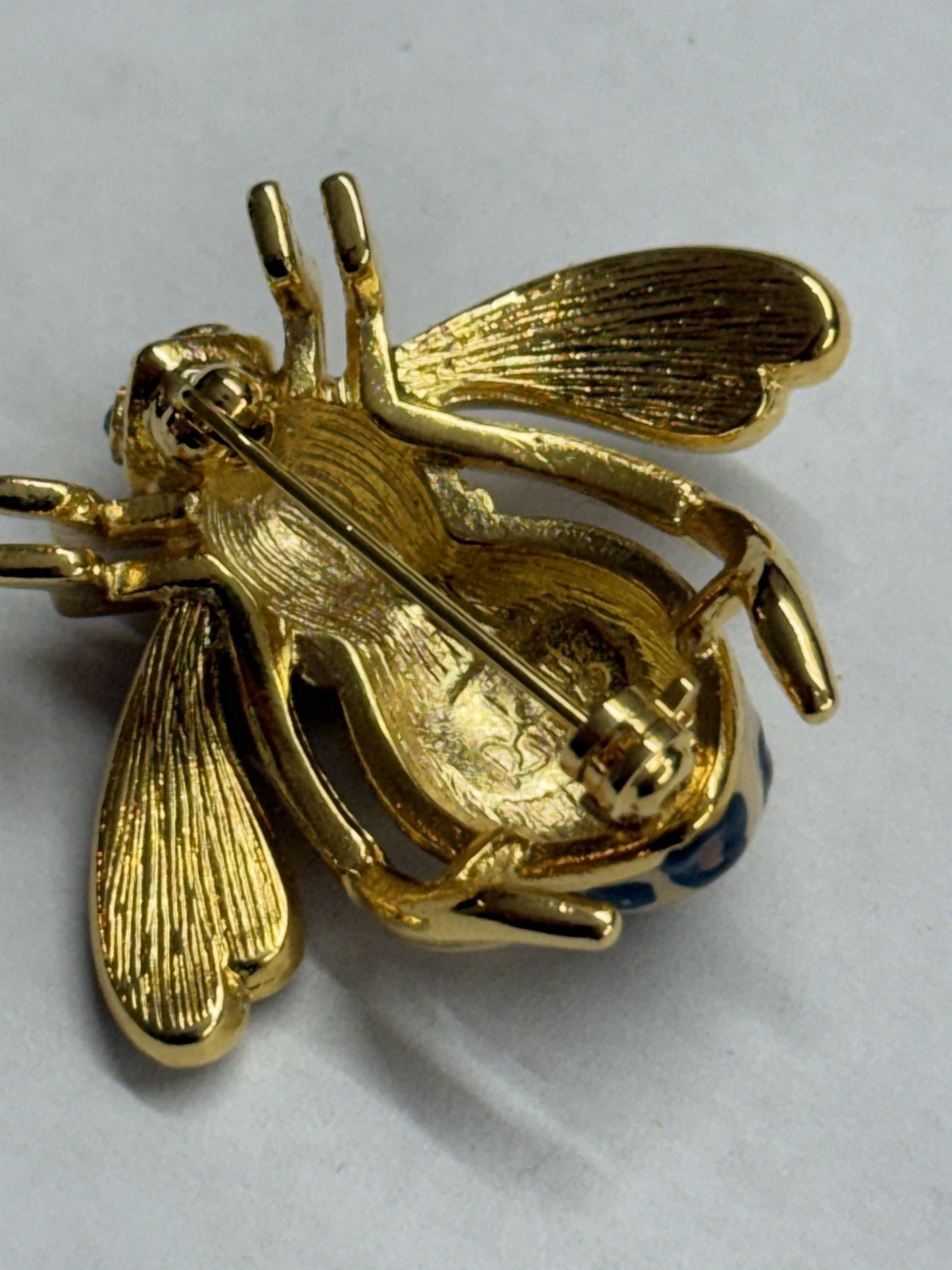 Joan Rivers Limited Edition White Gardenia Bee Brooch Rhinestone Enamel Pin