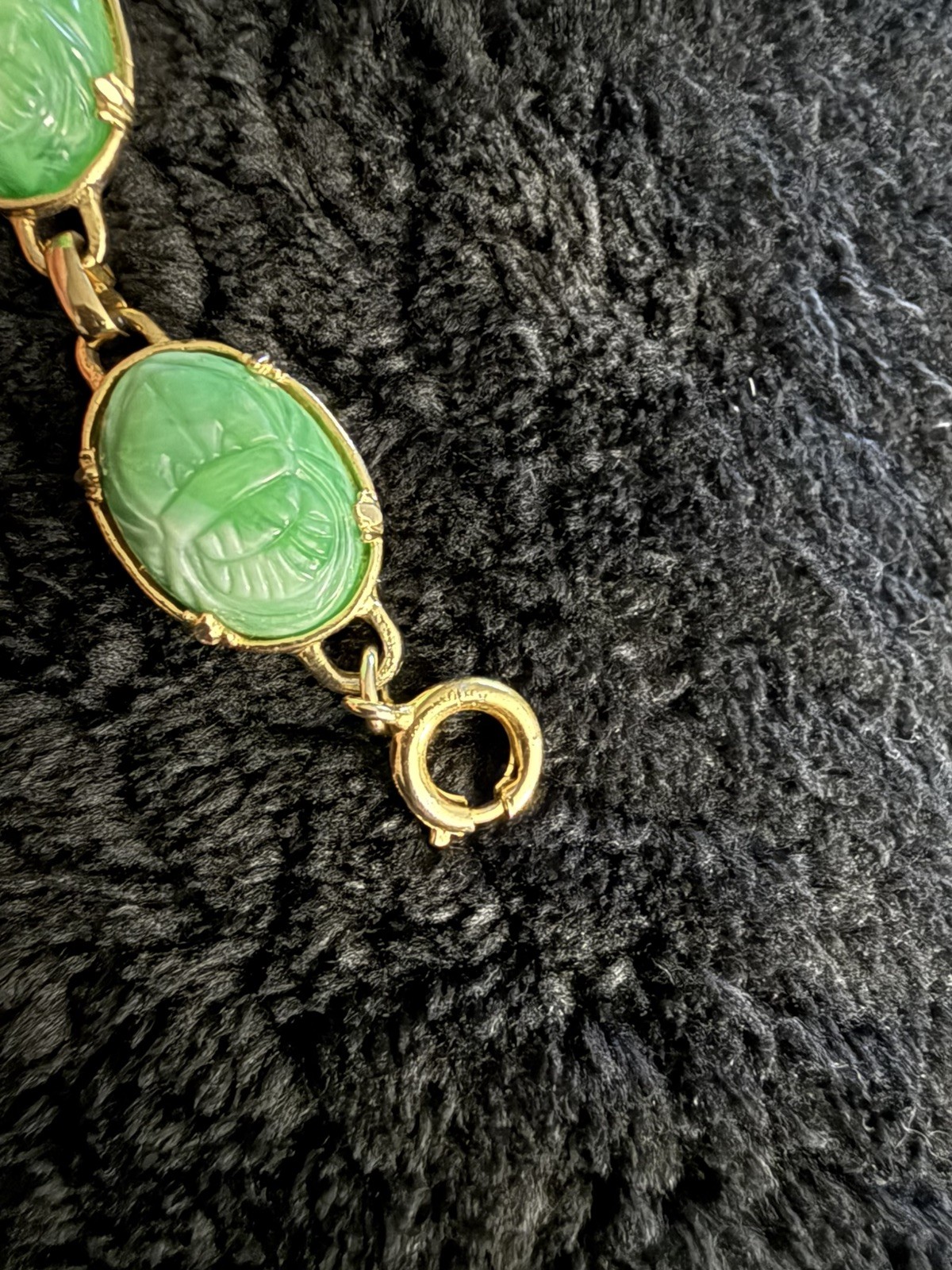 Vintage Faux Jade Scarab Oval Bracelet Gold Tone Green Bezel Set 5 Gemstones