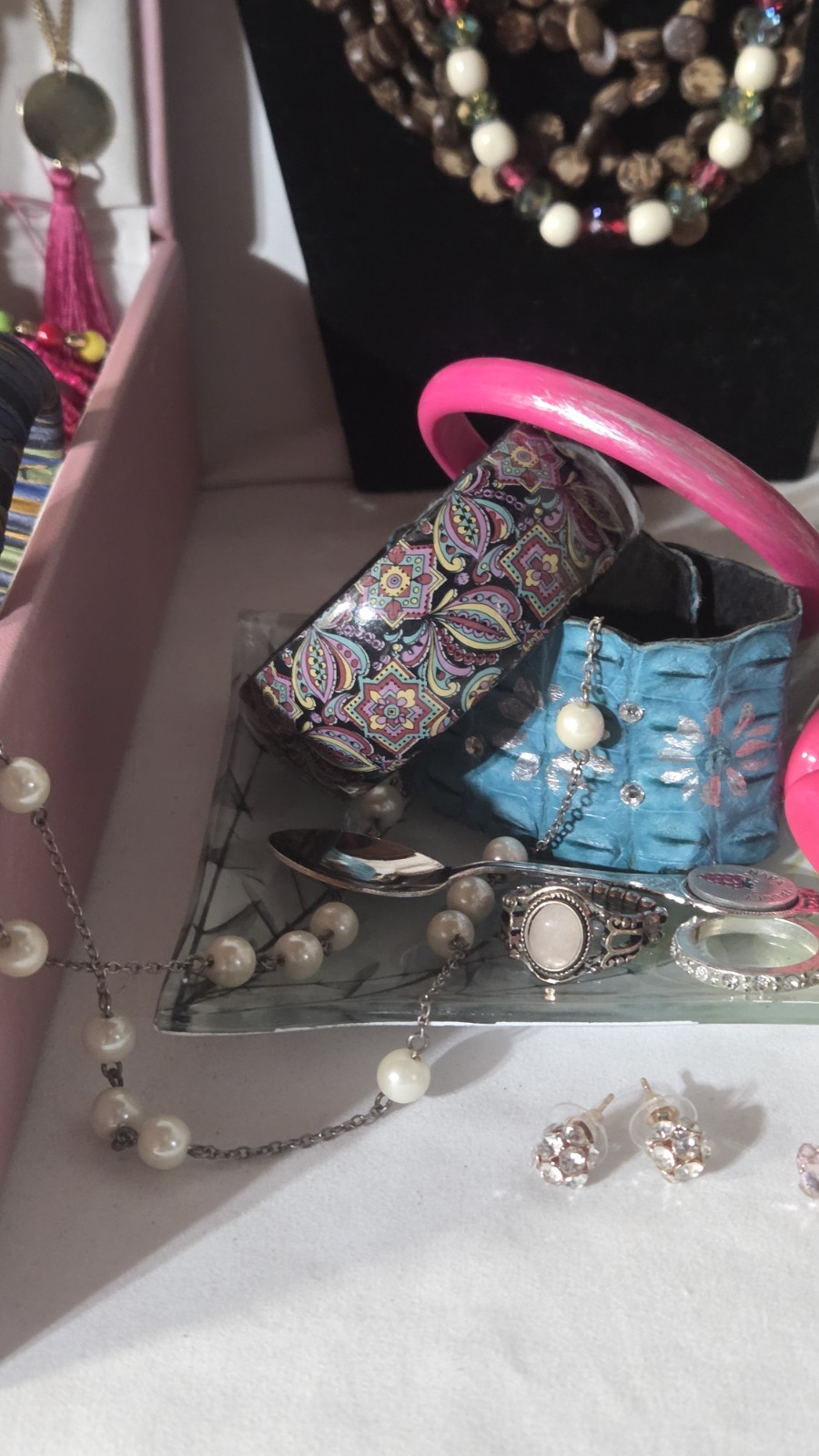 Grandma’s Estate; Jewelry, Trinkets, & Extra Fun Junk! Lot #96