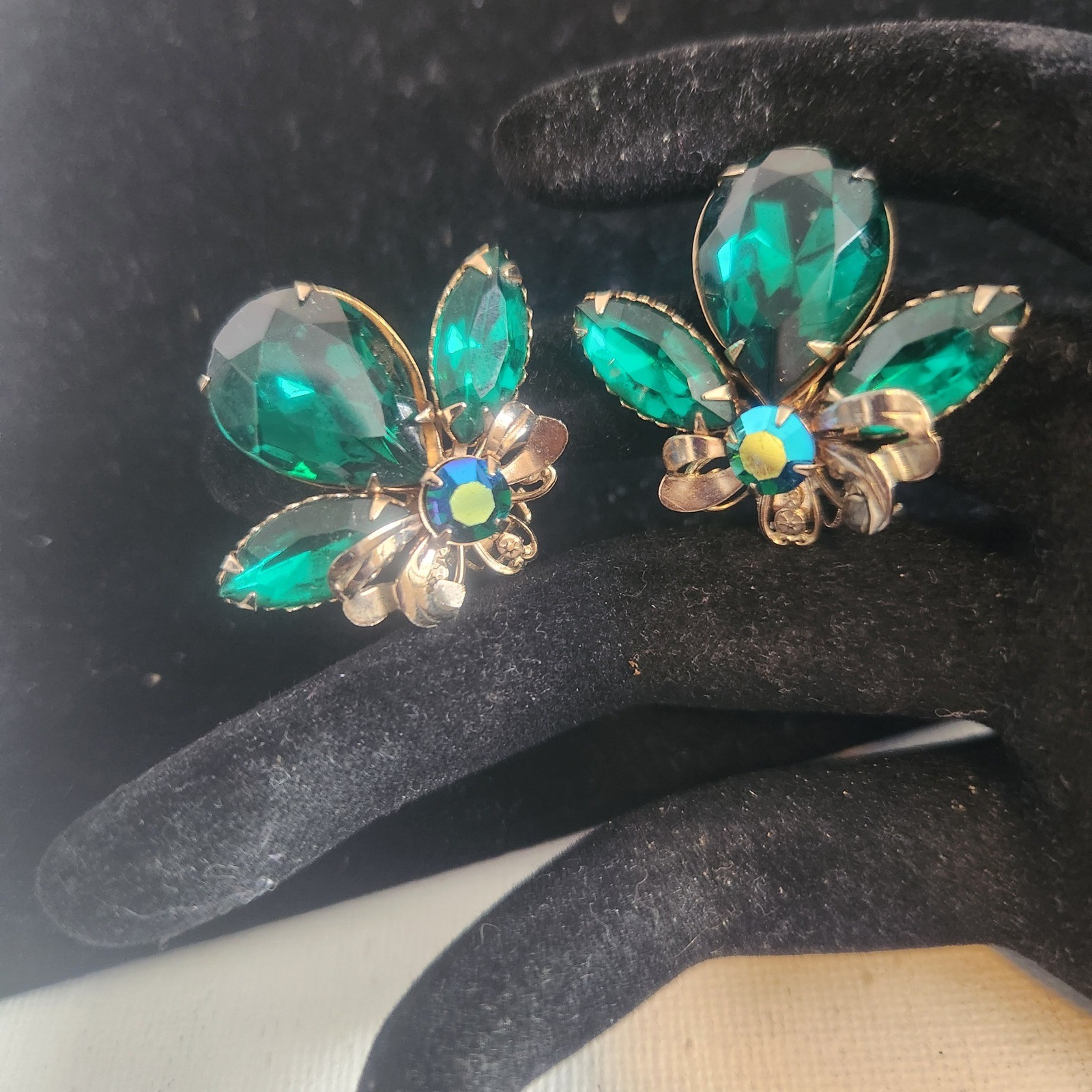 Vintage Emerald Green Glass AB Rhinestone Gold Tone Clip On Earrings Floral