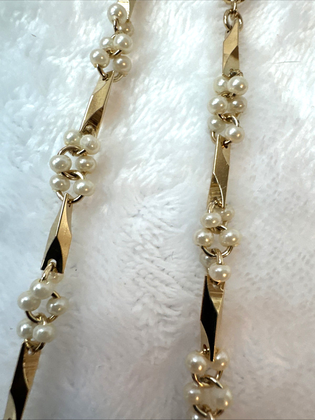STUNNING!! unique wire bar link chain Vintage Necklace Modernist Gold coquette