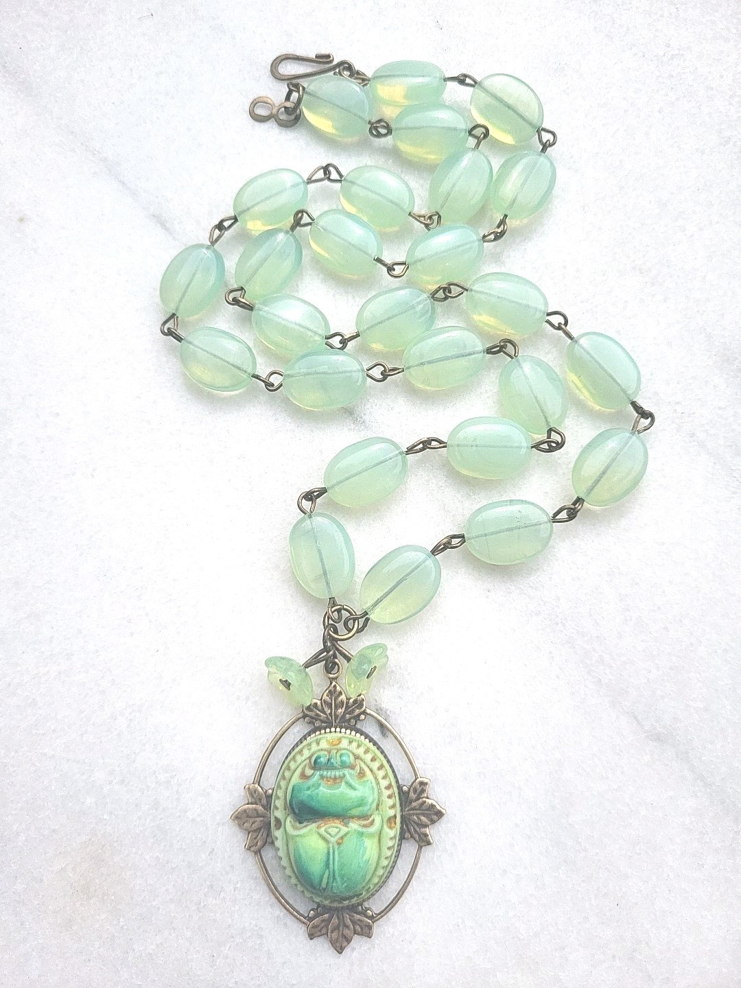 VINTAGE NEIGER EGYPTIAN SCARAB PENDANT OPALITE BEAD URANIUM FLOWER NECKLACE SET