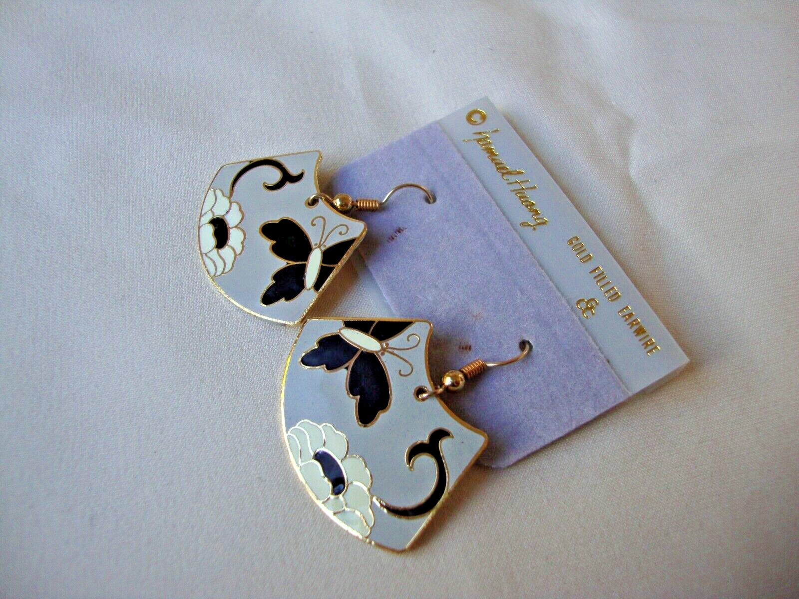 VINTAGE SAMUEL HUANG CLOISONNE BUTTERFLY FLOWER FAN BLACK WHITE & GRAY EARRINGS