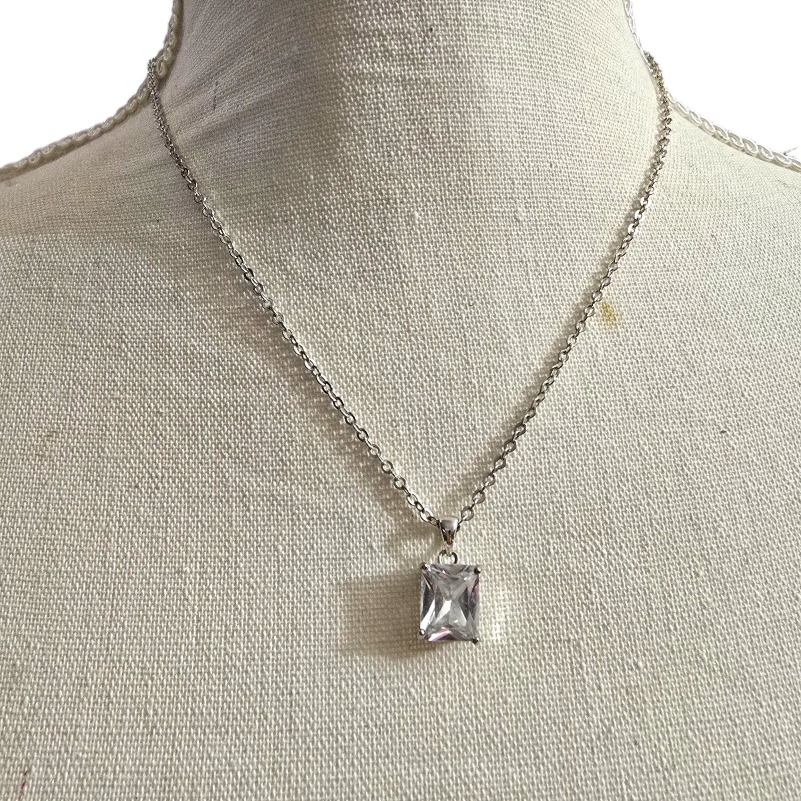 Necklace Crystal Pendant Square Shaped Signed JLO Silver Tone 18″ L SKU 2239