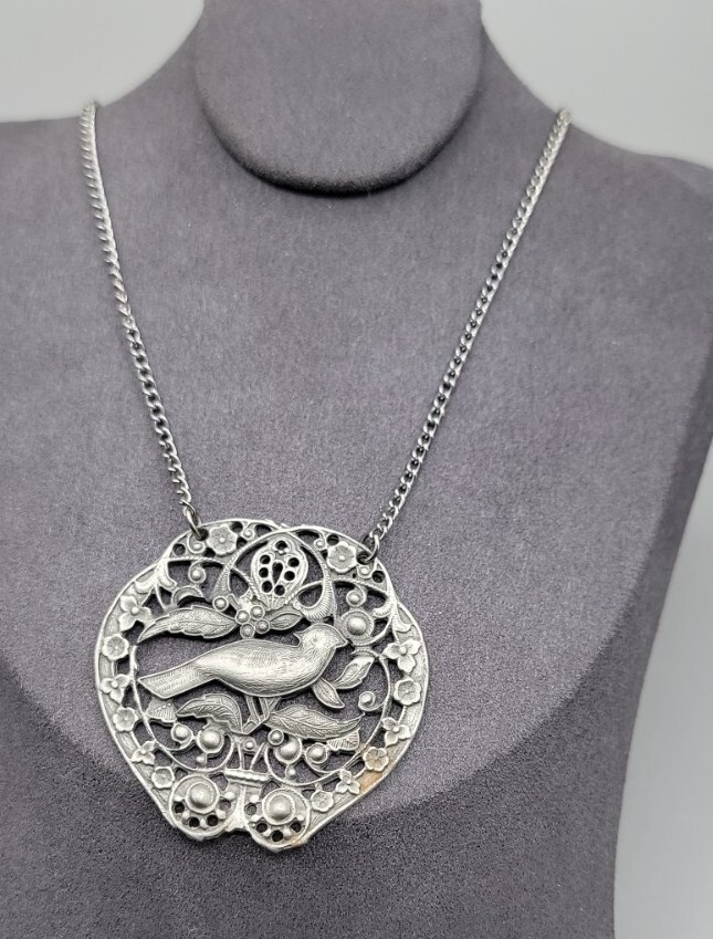 Vintage Bird Floral Pendant Silver Tone Filigree Open-Work Design 18″ Chain