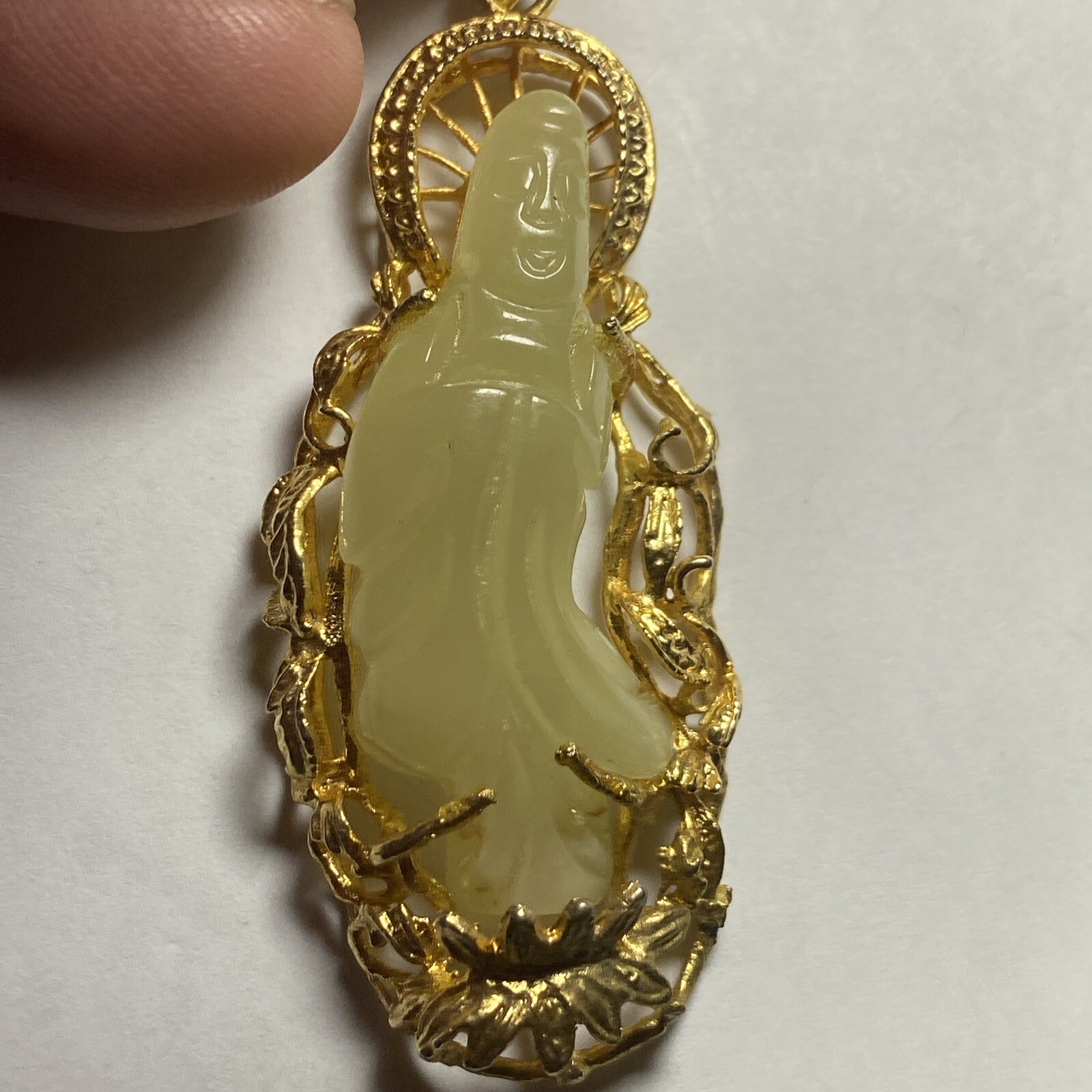 Hobe Necklace Green Jade Buddha Guan Yin Vintage Unused Natural Jade