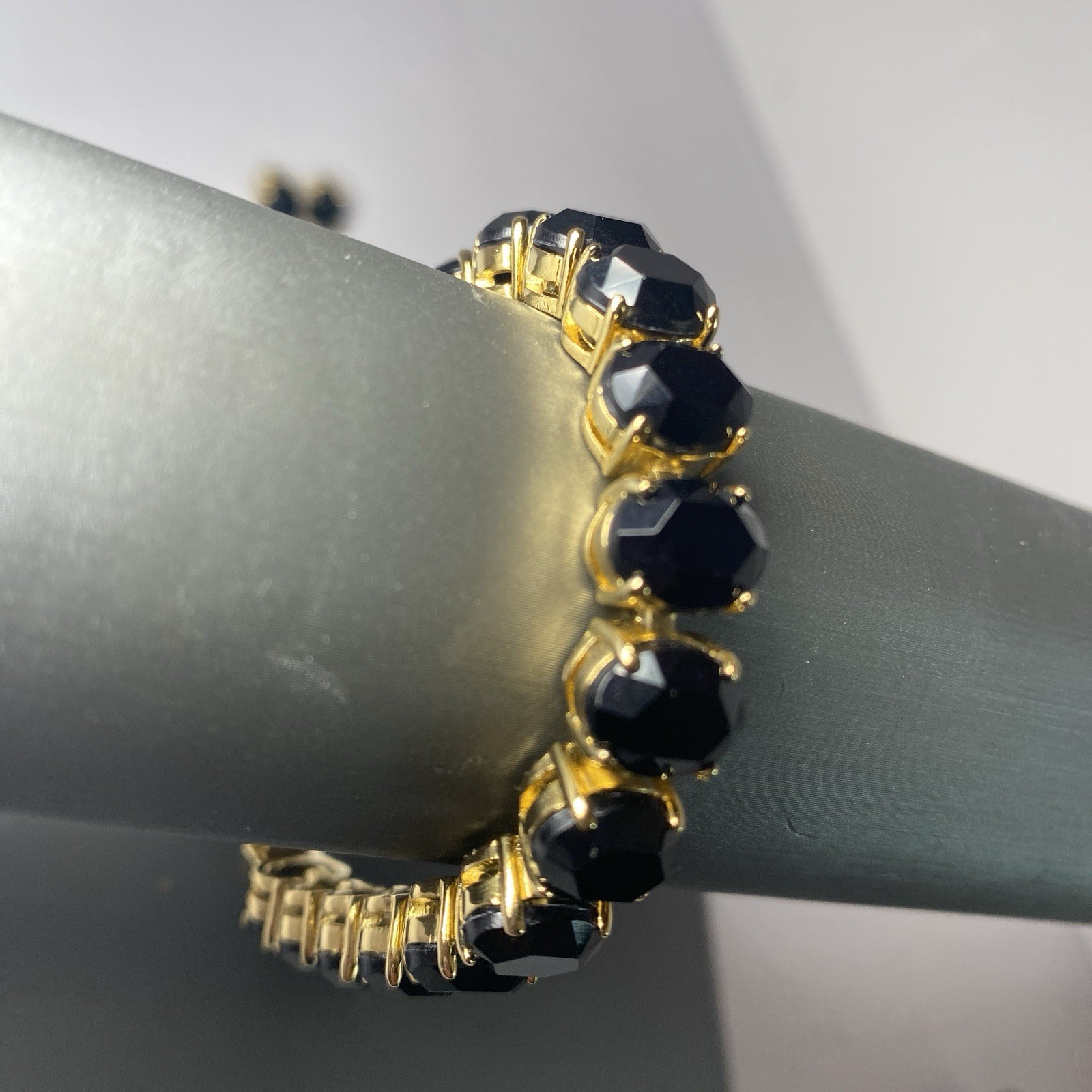 Vintage Jewelry Set black faceted ovals in goldtone Bracelet 7” & post Earrings