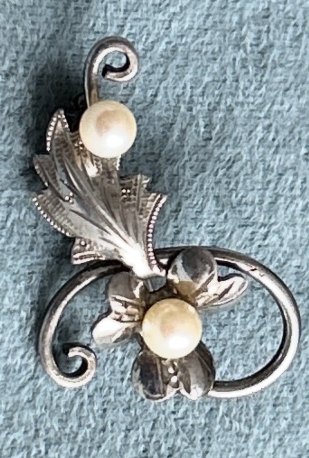 Silver Brooch/pin With Pearls