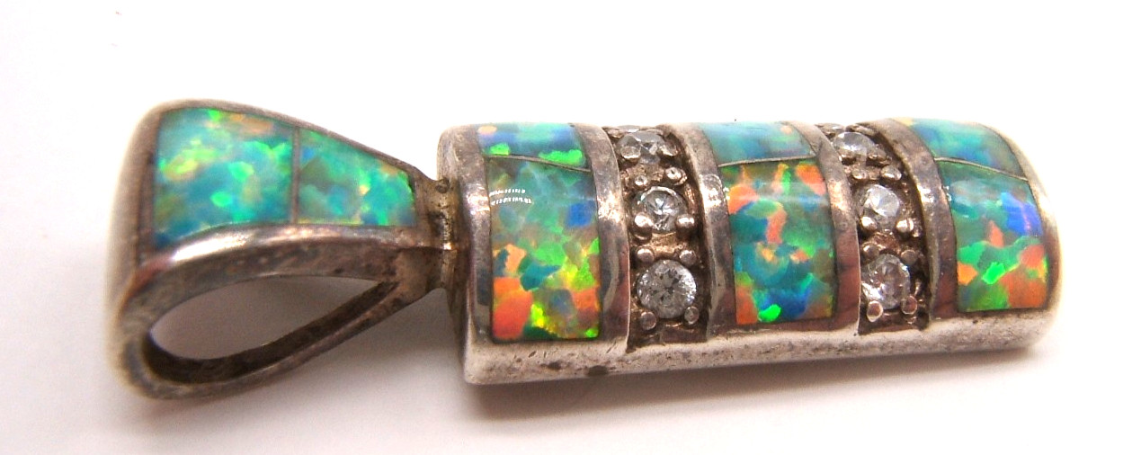 VTG STERLING SILVER PENDANT WITH FIRE OPAL