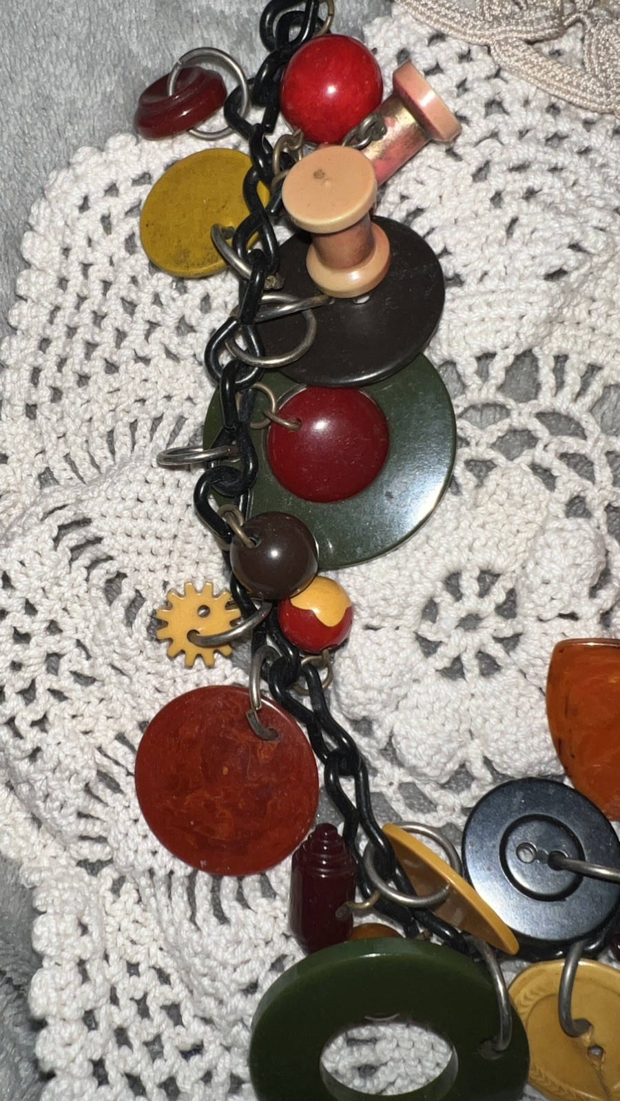Vintage Unique Bakelite&Lucite Charm Statement Necklace buttons/beads shapecharm