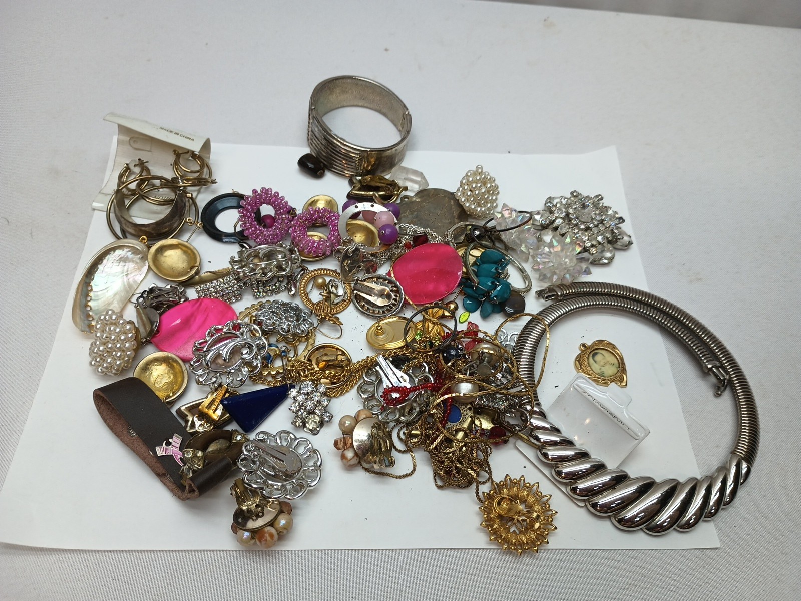 1 Lb REDESIGN/CRAFT FASHION/COSTUME JEWELRY LOT