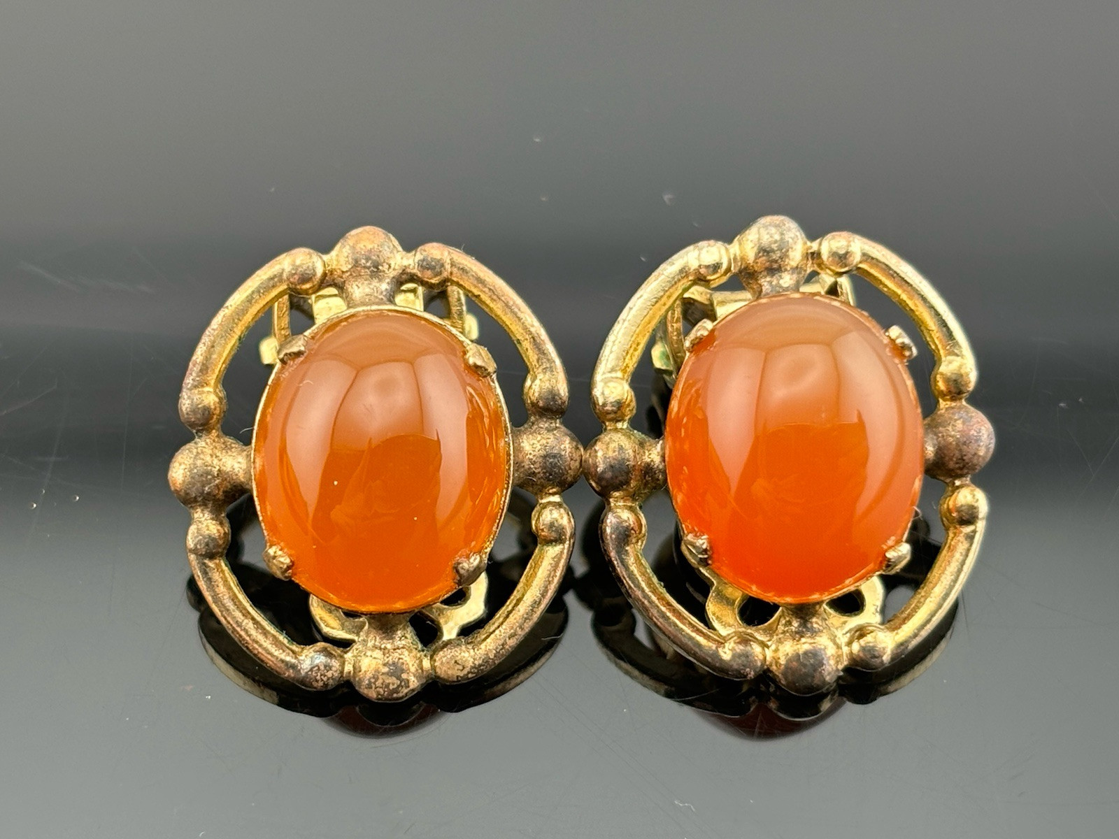 Vintage Gold Tone Peach Moonstone Earrings .75″ Open Work Frame Clip On Studs