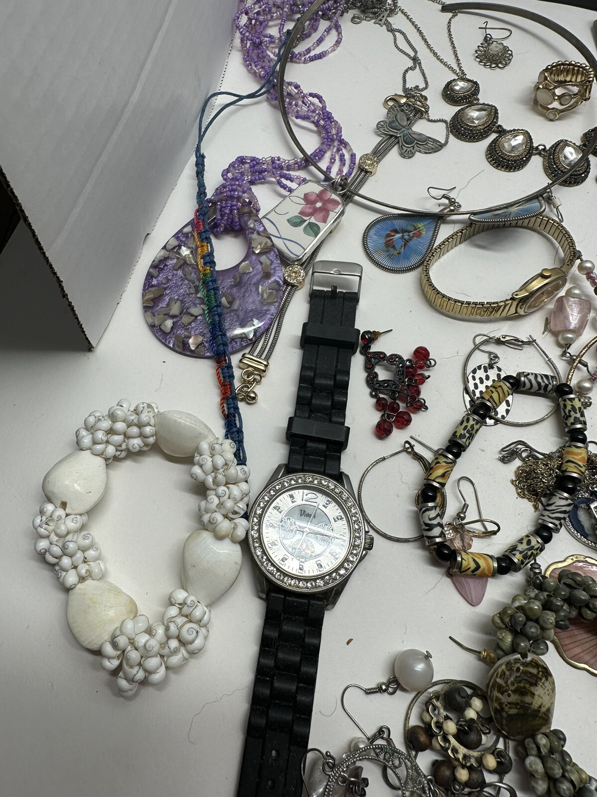 Costume/ Junk Jewelry, Scrap Lot, Approximately 2 Pounds. Can send addl pics.