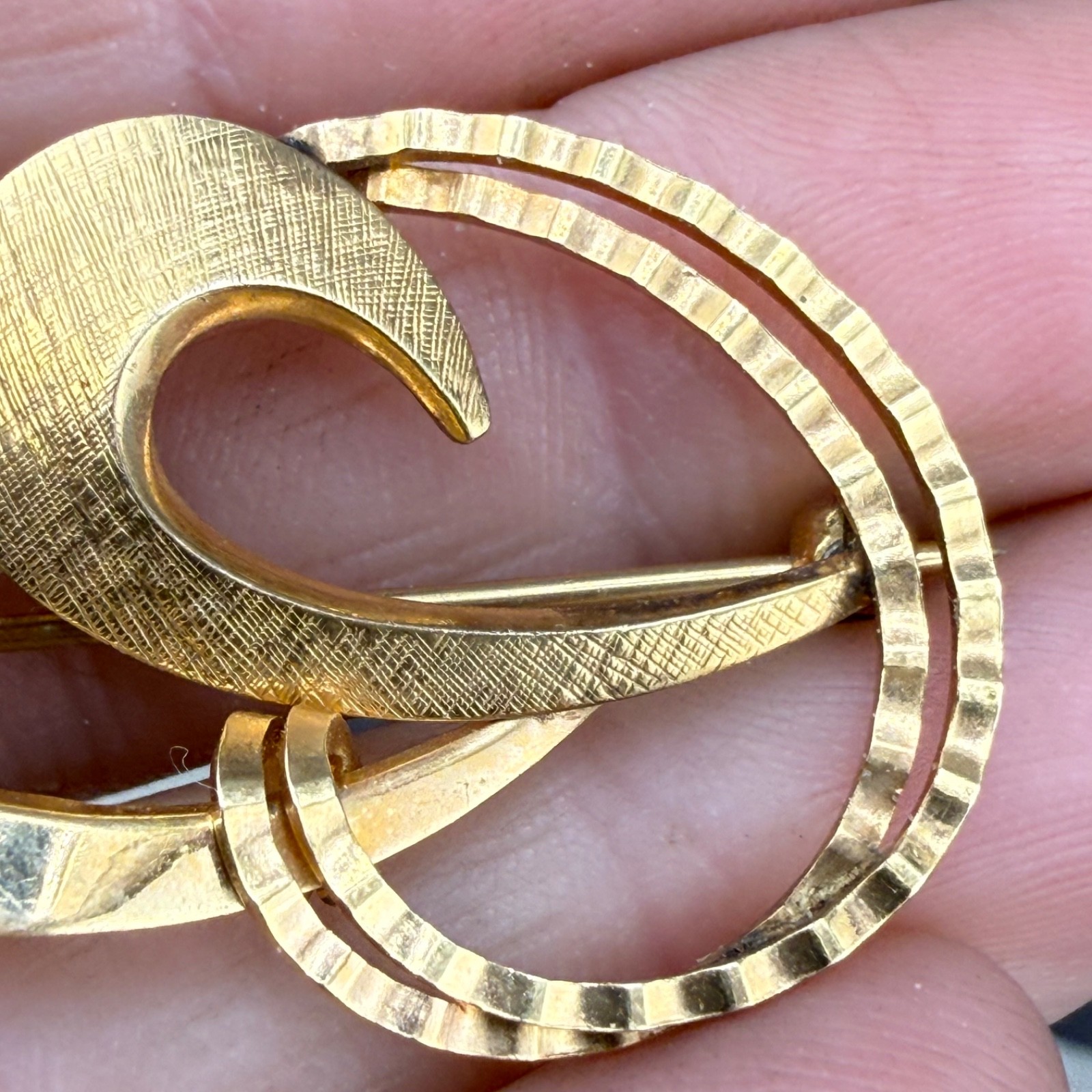 Vintage Gold Filled Brooch Signed Curtis