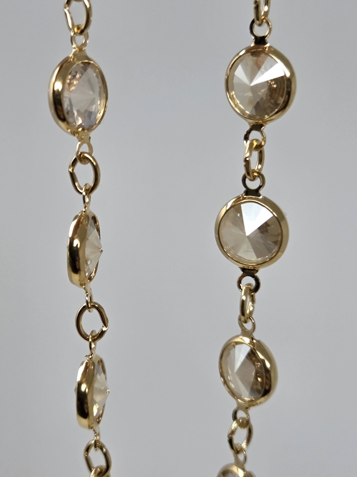 Champagne Crystal Bezel Necklace Gold Tone Vintage 17.5 Inches Sparkly!