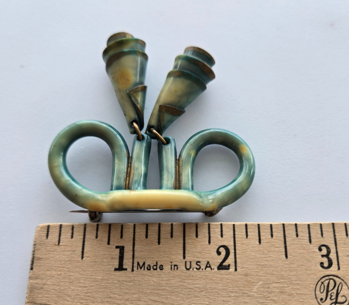 vintage,ART DECO,CELLULOID DANGLING BROOCH,SO DIFFERENT,UNKNOWN DESIGNER,AMAZING
