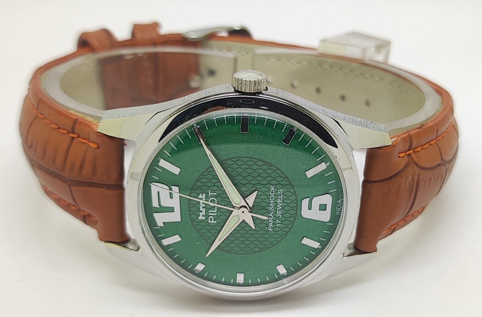 Vintage Hmt Pilot Green Dial 17 Jewels Para Shock Mechanical hand winding Watch