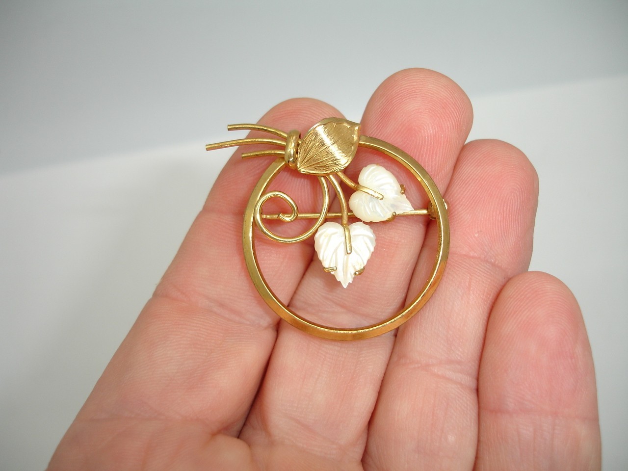 vintage leaf brooch pin beauty 1/20th 12K gold filled GF MOP pearl abalone CREED