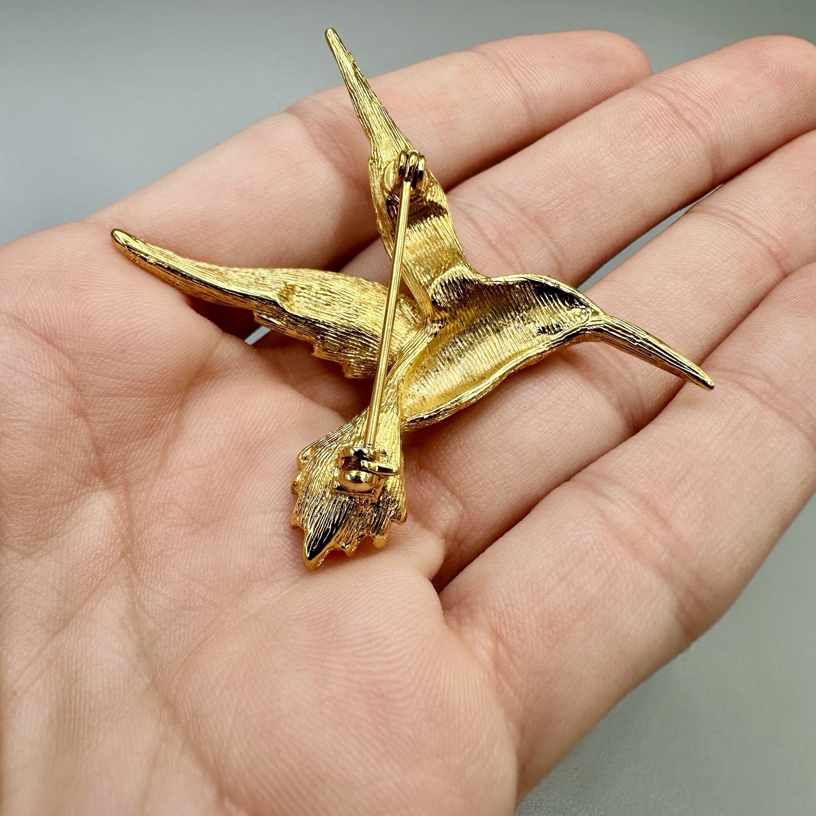 Vintage Hummingbird In Flight Brooch Pin Gold Tone Clear Rhinestones Red Eye 3D